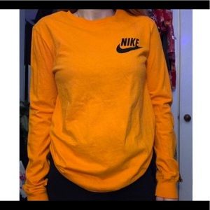 Looking for a shirt similar